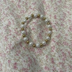 Pearly gold